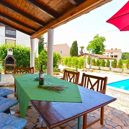 House With Pool 1117 Дом отдыха *
