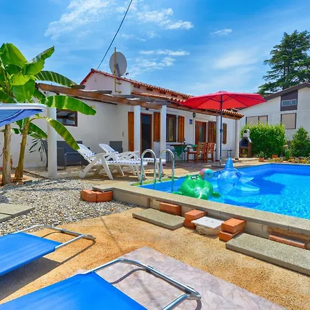 Holiday home House With Pool 1117 Fazana