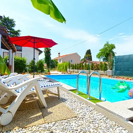 House With Pool 1117 Дом отдыха *
