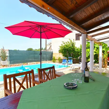 House With Pool 1117 Дом отдыха
